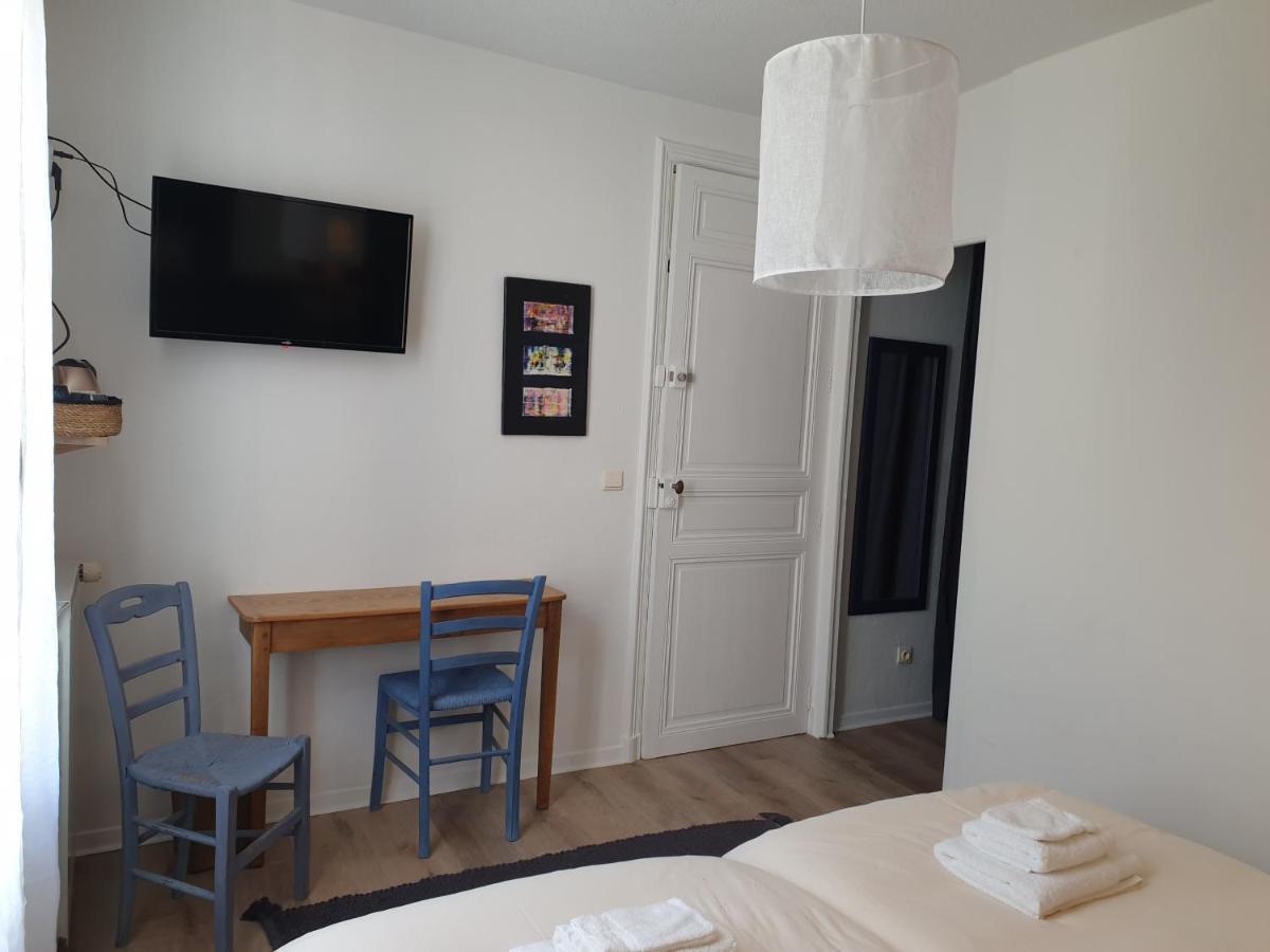 Chambres d'Hôtes et Gîtes- L'Abri sous Roche Tautavel Extérieur photo