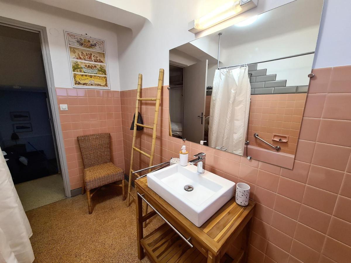 Chambres d'Hôtes et Gîtes- L'Abri sous Roche Tautavel Extérieur photo